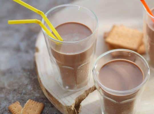 Batido de Nesquik e caramelo