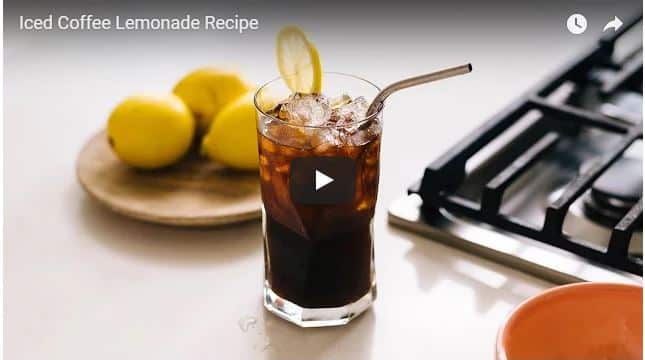 Café gelado com limão