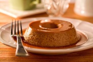 Pudim de leite com café